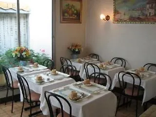 Floridor Etoile Hotel 2*